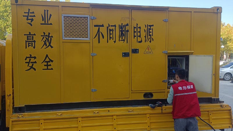 临潭柴油发电机组和UPS电源配合使用时，如何避免切换过程中的电力中断？